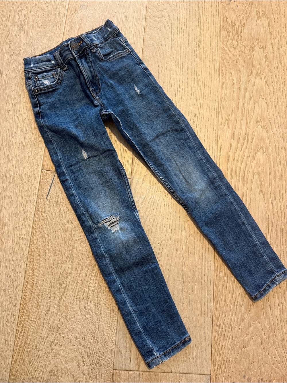 Dark Wash Distressed Skinny Jeans size 7